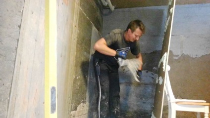 Hab-ragasztó a gipszkarton szerelés a falra, akkor penoplex, videók, kezével a felületen (hab ragasztó a gipszkarton számára) Hab-ragasztó a gipszkarton szerelés a falra, akkor penoplex, videók, és a kezét a felszíni