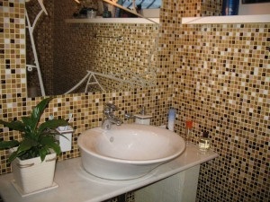 Mozaik csempe a fürdőszoba számára helyiség fotók, árak és hogyan kell választani