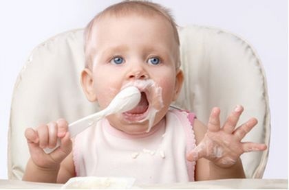 Miért a gyermek nem eszik zabkása a lehetséges okokat a gyermek nem eszik gabonapelyhet, kindermenyu