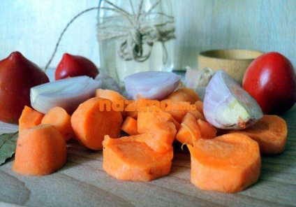 Paradicsom pácolt hagymát és a sárgarépát - fénykép recept egy liter kanna