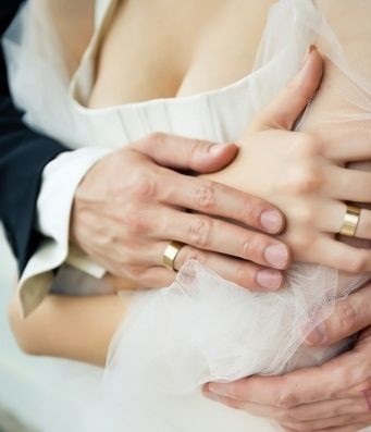 A korrupció és a szemmel verés az esküvőjén védelmi funkciók