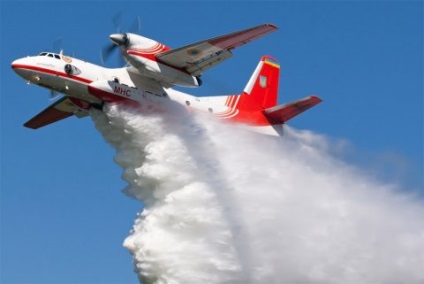 Tűzoltó repülőgép legnépszerűbb és módszerek oltóanyag