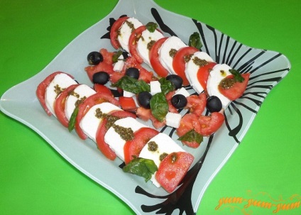 Recept és fotó olasz saláta Caprese pestóval, hogyan kell főzni mártással (recept) Recept és fotó olasz saláta Caprese pesto szósszal, hogyan kell főzni