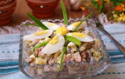 Receptek saláta tojással és sonkával, legjobb alapanyagokból és a titkok