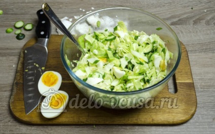 Saláta uborka és a káposzta recept lépésről lépésre (8 fénykép)