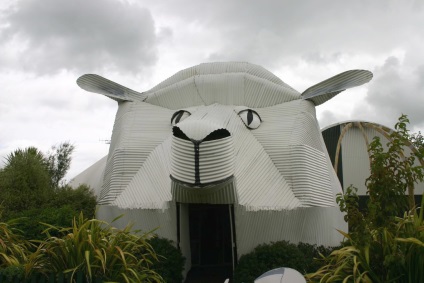 A legfurcsább épületei formájában állatok superrielt