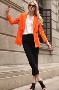 Abból, amit viselni narancssárga kabátot Review (25 fotó), a művészet, hogy egy nő