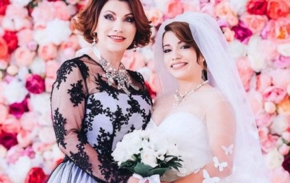 lánya esküvői fotó rózsa Syabitova