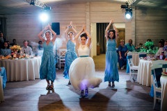 Dance koszorúslányok; esküvői flashmob