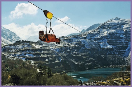Bungee új fő 10 ziplaynov (Távolság a költség adatok) Bungee jumping új Top 10 ziplaynov
