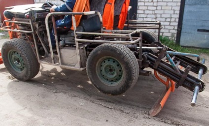 Traktor gyűjtött nyugdíjas saját kezével - egy fotó és videó kiegészítők