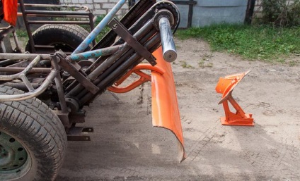 Traktor gyűjtött nyugdíjas saját kezével - egy fotó és videó kiegészítők