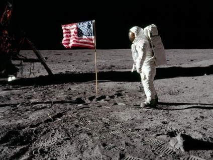 10 okok, amelyek a leszállás a Hold lehet egy átverés