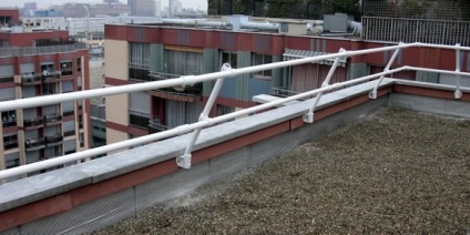 Mi a parapet és mi a minimális magasság tető (parapet) Mi a parapet és mi a minimum magassága a tető