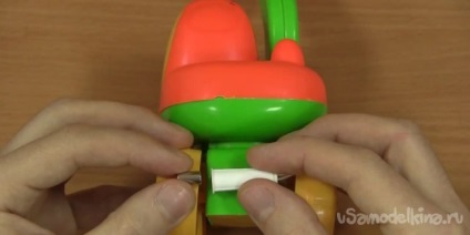 Hogy egy sor elektronikus játékautó (autók) Hogy egy sor elektronikus játékautó