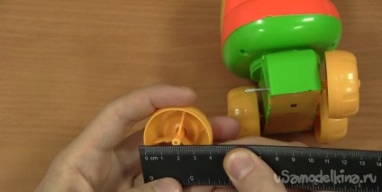 Hogy egy sor elektronikus játékautó (autók) Hogy egy sor elektronikus játékautó