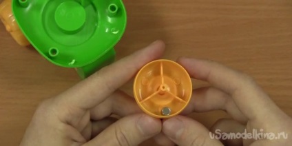 Hogy egy sor elektronikus játékautó (játék) Hogy egy sor elektronikus játékautó