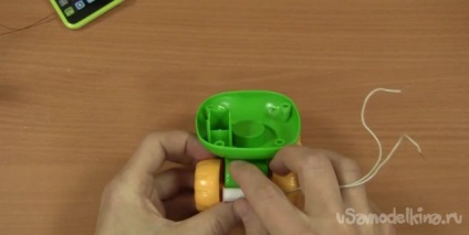 Hogy egy sor elektronikus játékautó (játék) Hogy egy sor elektronikus játékautó