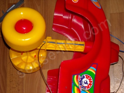 Gyermek elektromos autó a kezeddel (a rotációs tengely vége) Gyermek elektromos autó a kezét
