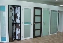Ajtó a fürdőszoba és WC a szoba és a fürdőszoba, hogyan kell kiválasztani, hogy mit kell tenni Metalloplastikovaja (WC) Ajtó a fürdőszoba és WC a szoba és a fürdőszoba, hogyan kell kiválasztani, hogy mit kell tenni Metalloplastikovaja