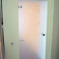 Az ajtók a fürdőszoba és WC fotó (WC) Az ajtó a fürdőszoba és WC-vel fotó