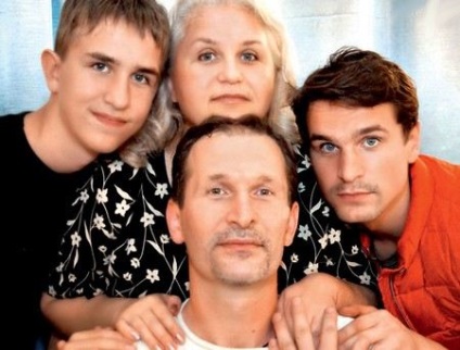 Fedor Dobronravov életrajza a színész, egy fénykép a családja és felesége 2017-ben
