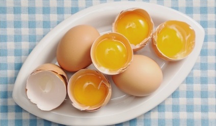 Főzés egy tojást sampon otthon