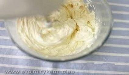 Hogyan kell főzni a legfinomabb sajttorta a sütőben egy lépésről lépésre recept fotók (túró) Hogyan kell főzni a legfinomabb sajttorta a sütőben egy lépésről lépésre recept fotók