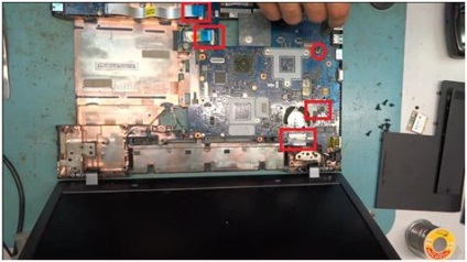 Hogyan szétszedni laptop SAMSUNG NP-355 (eltávolítás csavar tartja) Hogyan szétszedni laptop SAMSUNG NP-355