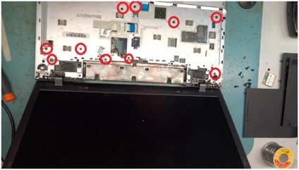 Hogyan szétszedni laptop Samsung NP-355 (szétszerelni a laptop Samsung NP-355 tisztító por) Hogyan szétszedni laptop SAMSUNG NP-355