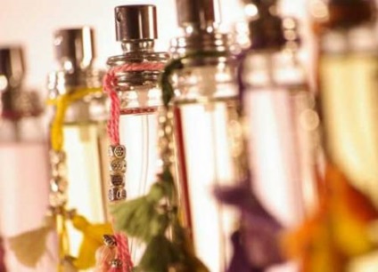 Hogyan készítsünk otthon parfüm