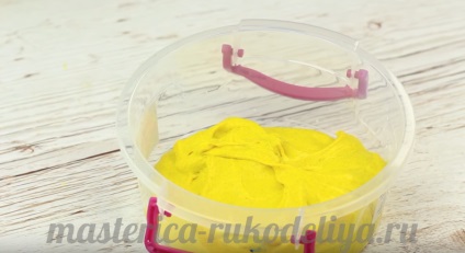 Hogyan Lizunov otthona PVA ragasztó (tartály fedél zárva) Hogyan Lizunov otthona PVA ragasztó