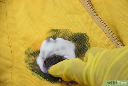 Hogyan lehet eltávolítani a foltokat poliészter festék