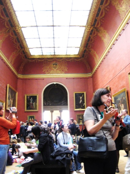 Amint meglátogattam a fő múzeum a világon - a Louvre (a háttérben a Venus de Milo) Amint meglátogattam a fő múzeum a világon - a Louvre