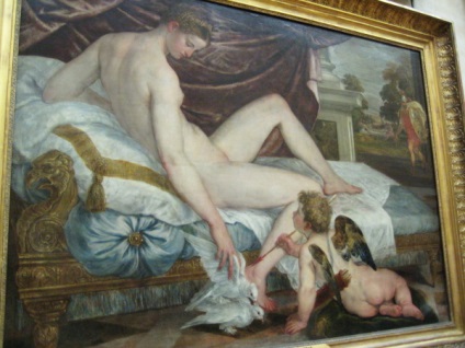 Amint meglátogattam a fő múzeum a világon - a Louvre (a háttérben a Venus de Milo) Amint meglátogattam a fő múzeum a világon - a Louvre