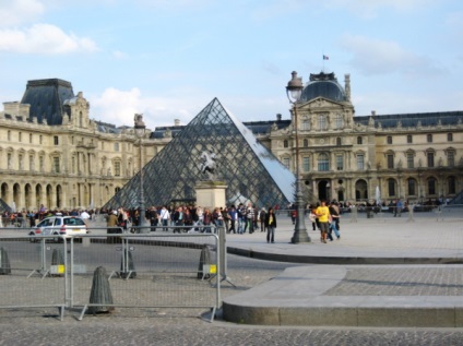 Amint meglátogattam a fő múzeum a világon - a Louvre (Louvre) Amint meglátogattam a fő múzeum a világon - a Louvre