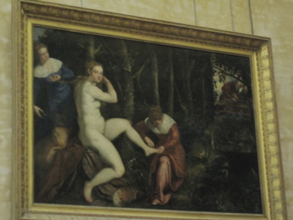 Amint meglátogattam a fő múzeum a világon - a Louvre (a háttérben a Venus de Milo) Amint meglátogattam a fő múzeum a világon - a Louvre