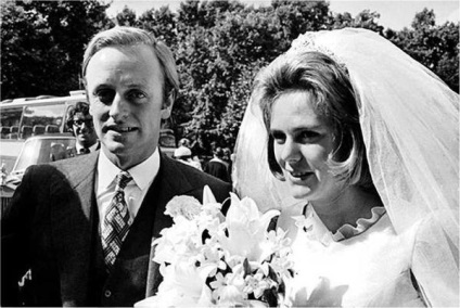 Camilla Parker Bowles - Napi Kate (Endryu Parkerom Bowles) Camilla Parker Bowles - Napi Kate