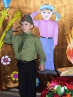 Suit május 9-én egy fiú (fiú) Suit május 9-én egy fiú