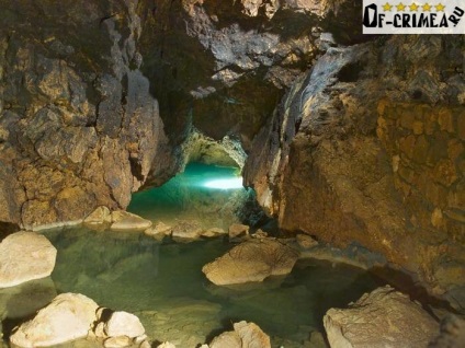 Piros barlang a Krímben - annak leírása, hogy a fotók és vélemények
