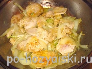 Csirke burgonyával kemencében tejjel (burgonya) Csirke burgonyával kemencében tejjel