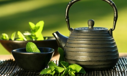 Tények és mítoszok a nyomás kávé, zöld tea, hibiszkusz és nyomáson (Hibiscus nyomás) Tények és mítoszok a nyomás kávé, zöld tea, hibiszkusz és a nyomás