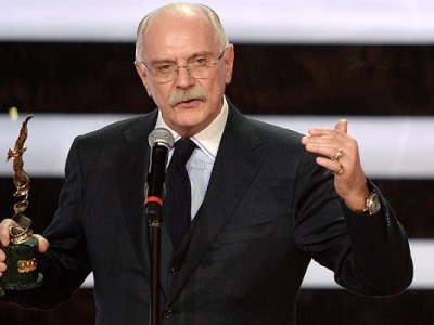 Nikita Mikhalkov emelje új film egy forgatókönyvíró Presnyakov testvérek, thr oroszország (csokoládé revolver) Nikita Mikhalkov emelje új film egy forgatókönyvíró Presnyakov testvérek, thr Oroszország