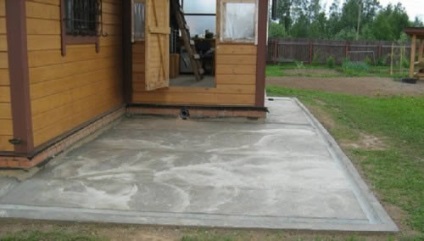 Otmostka aránya a kezüket, beton, dekoráció (beton) Otmostka aránya a kezüket, beton, dekoráció