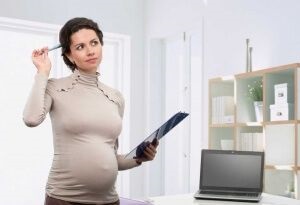 A szülési szabadság előtt a munka törvénykönyve 2017-ben - a regisztrációs sorrend és számítási