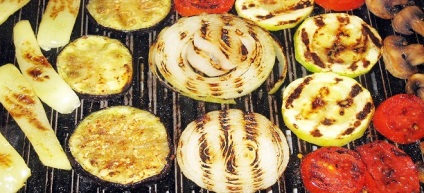 Zöldség a grill - padlizsán receptek, burgonya, hagyma, paradicsom