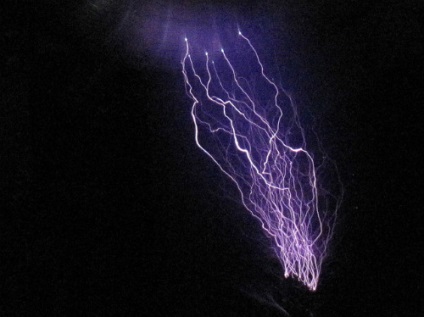 Az első igazán jár tesla pisztoly (Tesla) Az első igazi színészi tesla ágyú
