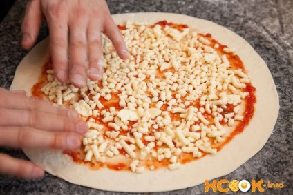 Pizza Margherita - recept fotókkal, hogyan kell főzni otthon lépésről lépésre