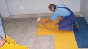 Padló laminált fotók és videók, valamint a laikus laminált padló (jobbra) Padló laminált fotók és videók, valamint a laikus laminált padló