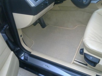 Előnyök és hátrányok a textil autó szőnyeg